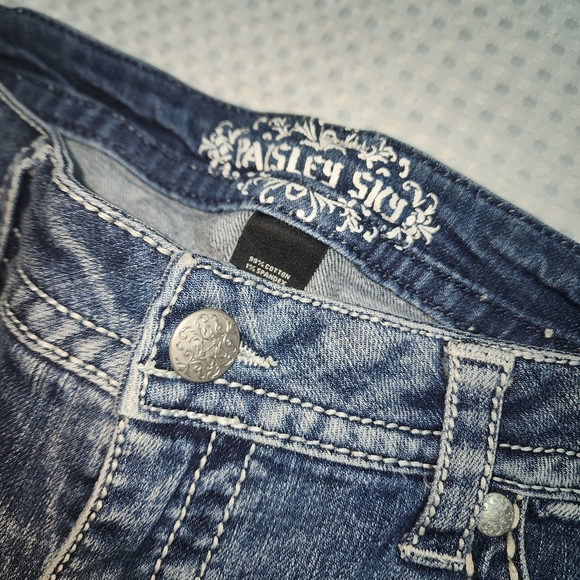 PAISLEY SKY EUC WOMENS SZ 14 EMBELLISHED FLARED DENIM BLUE JEANS - Picture 4 of 8